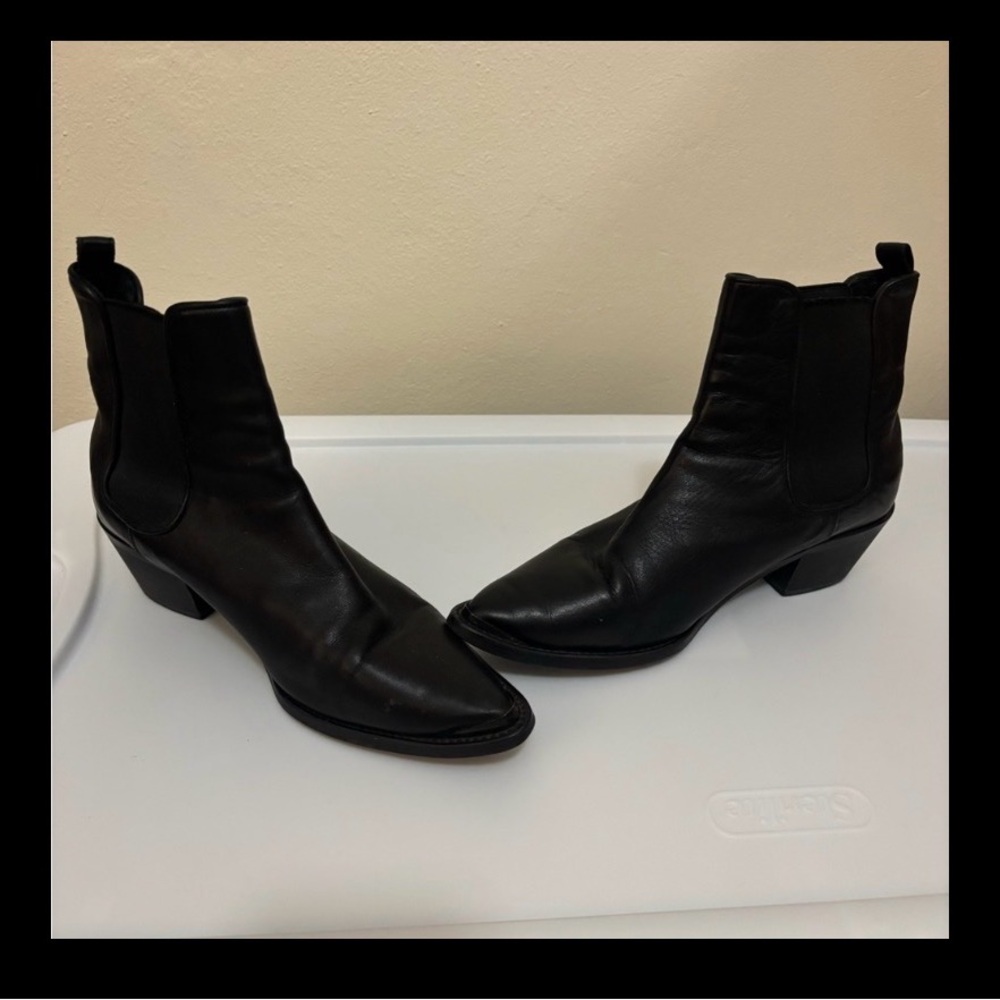 ALL SAINTS women’s Leather booties 8.5
Super soft and Comfy